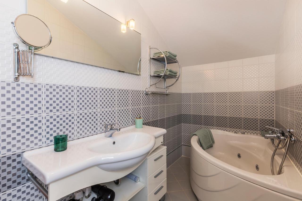 Holiday House Pineta - Fazana, Sea View & Mini Wellness Εξωτερικό φωτογραφία